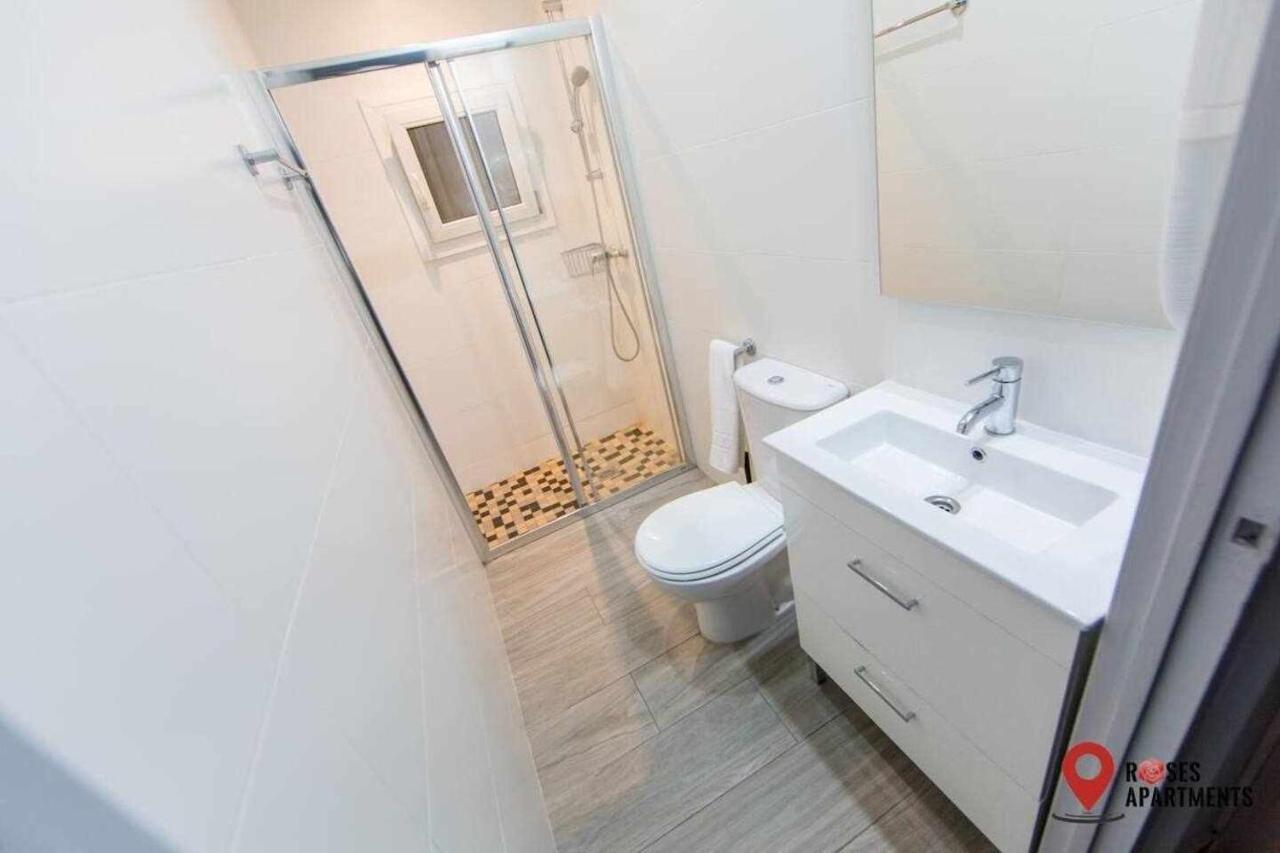 Roses Apartments 2 - Vista Mar Lateral 1Habitacion Dış mekan fotoğraf